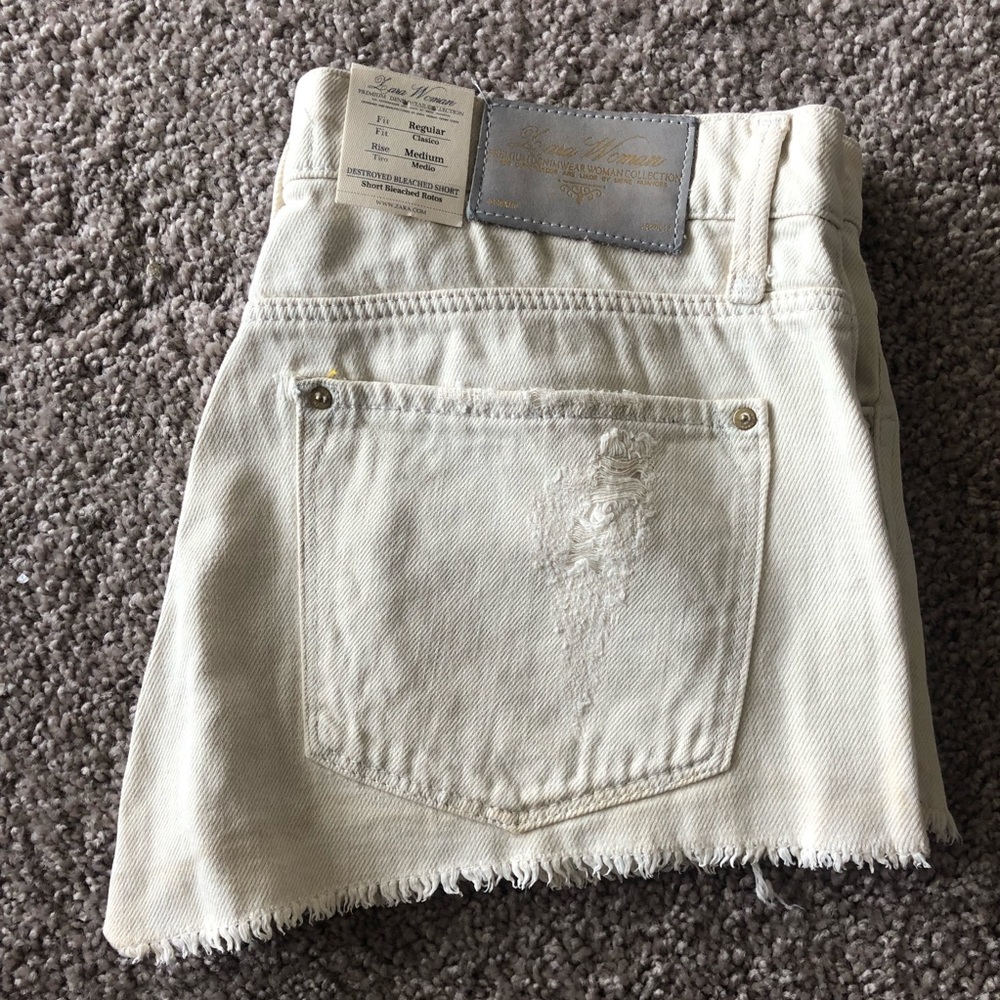 Light wash jean shorts